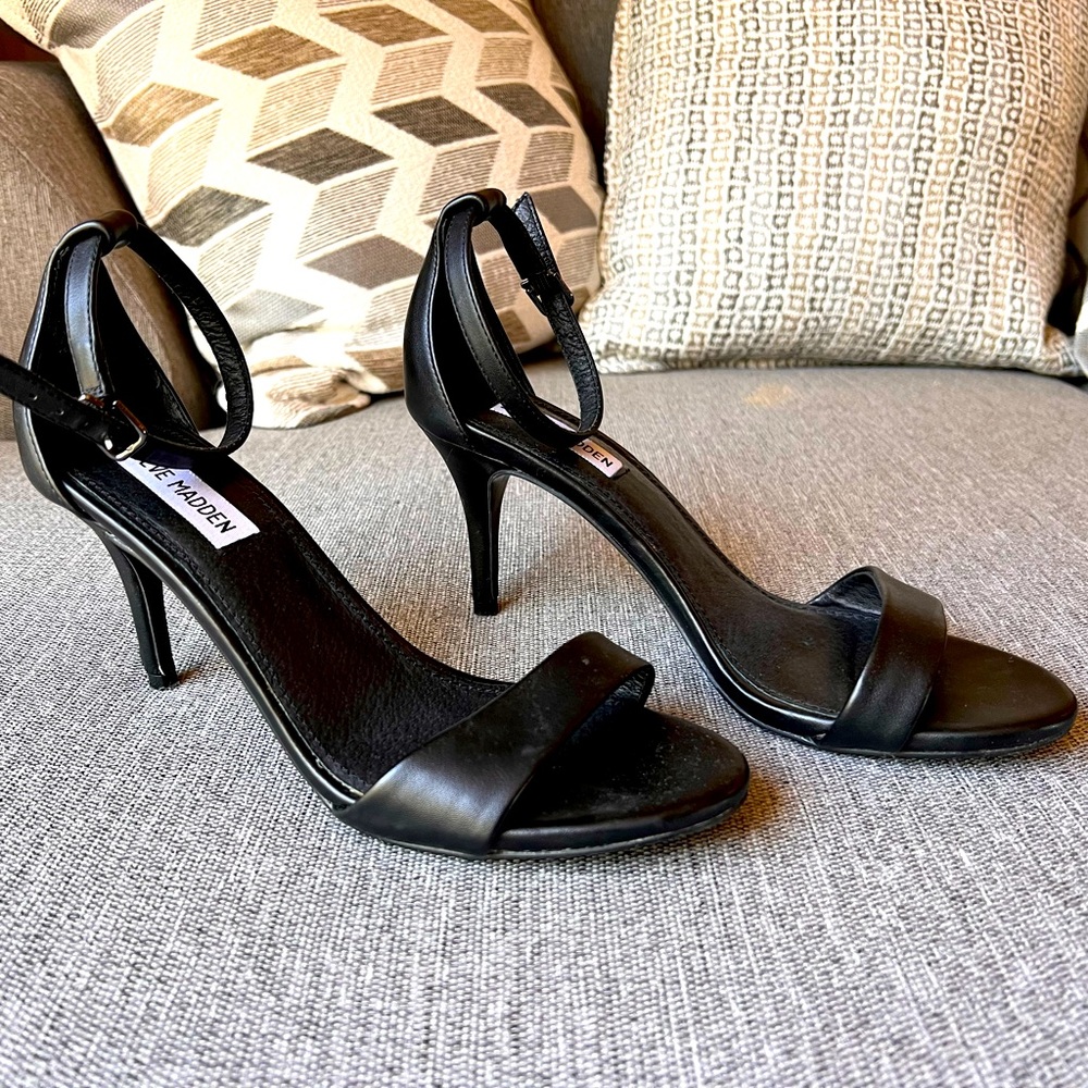 Steve Madden strapy black heels sz 8